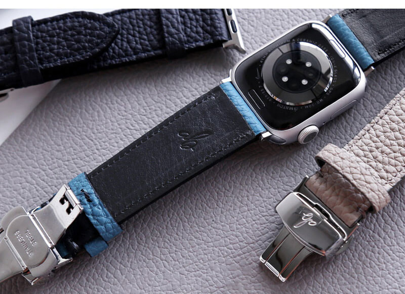 内側にも同じ革の二重構造