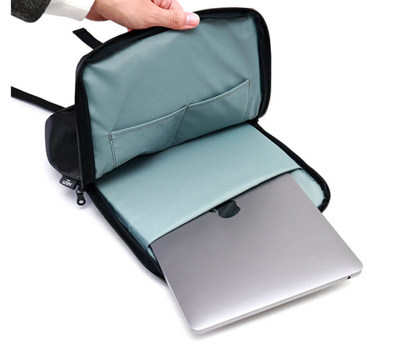 クッション材入りでノートPCをしっかりガード