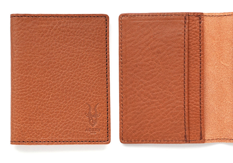 見開きタイプのシンプルなデザイン！