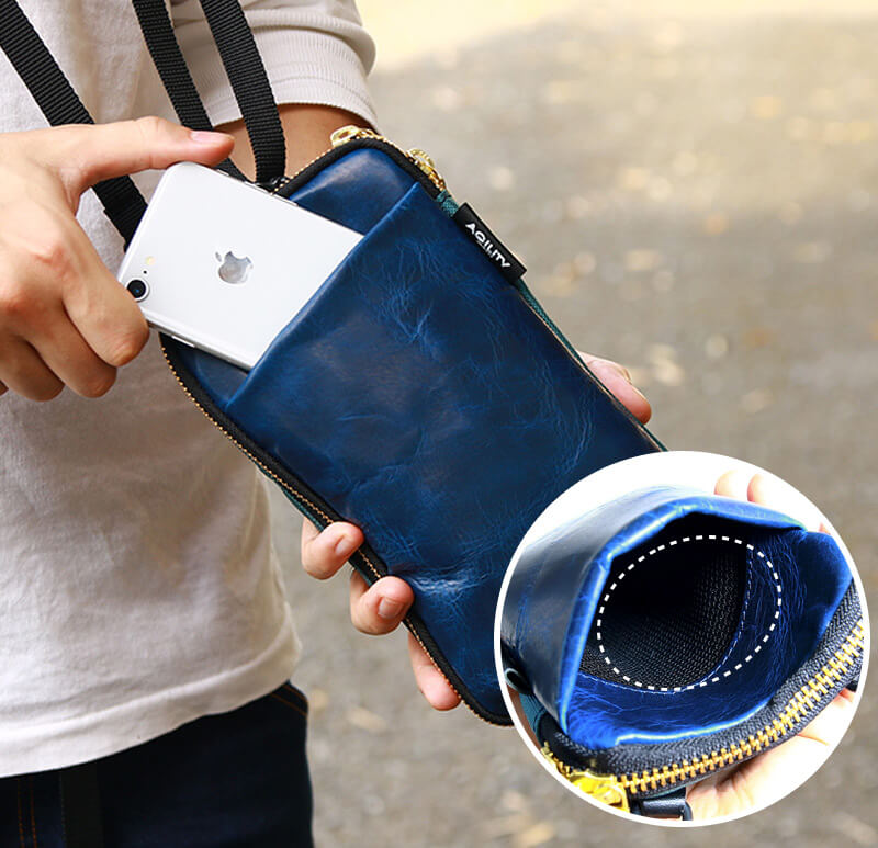 外ポケットはスマホ収納に最適