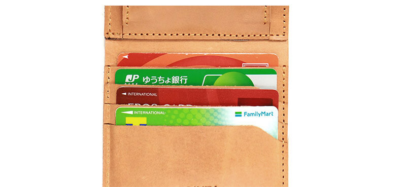 4段のカードポケット