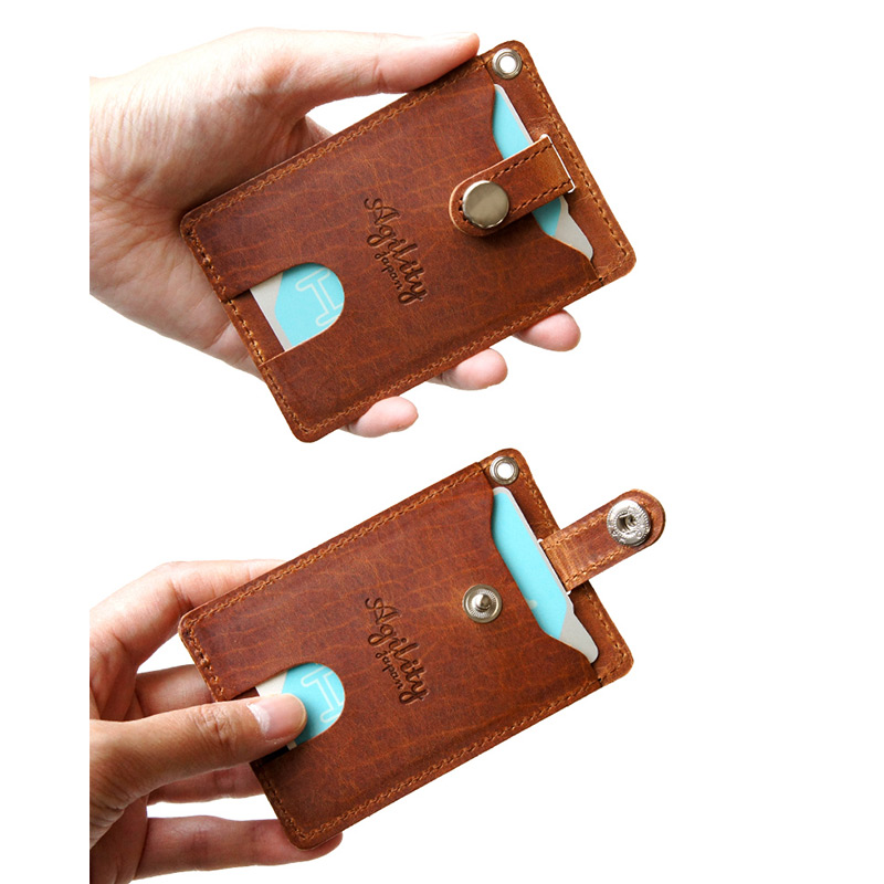 スライド式で取り出しやすいデザイン。