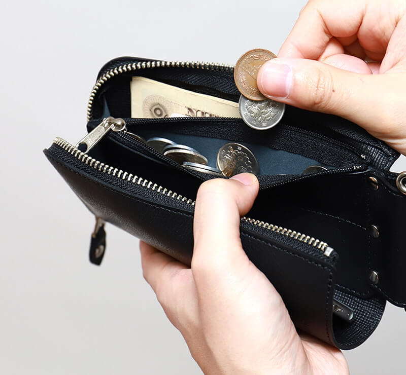 浅く取り出しやすい小銭ポケット