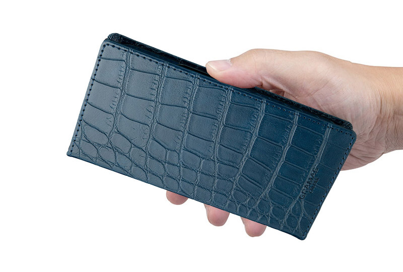 『G-FOLIO クロコ調PUレザー フォリオケース』はマグネットフラップ機能付き