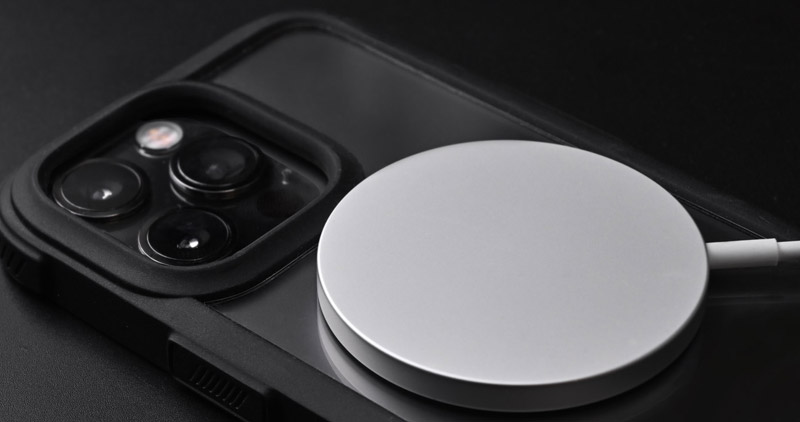ワイヤレス充電にも対応