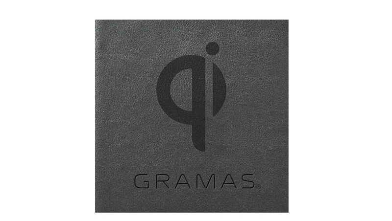 Qi(無接点充電)対応