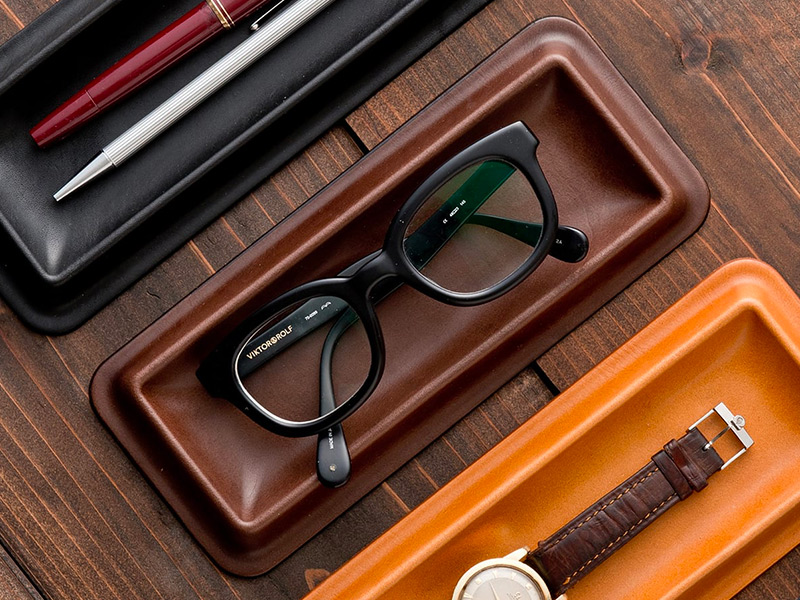 素材の特性を最大限に生かしたレザートレーMサイズ