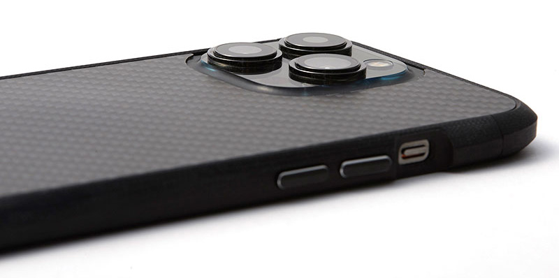 iPhoneの周囲を守るスタイリッシュな形状