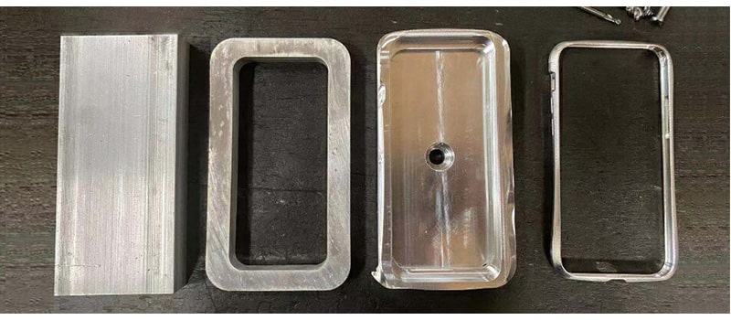 このバンパーは、CNC切削加工の様々な工程を経て、時間をかけて削り出しています