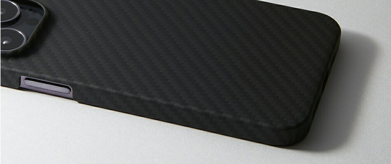 Ultra Slim & Light Case DURO 特殊コーティングによる艶消（マット）仕上げ