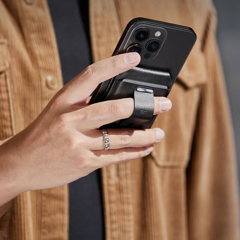 iPhoneをしっかり保持できるグリップ機能