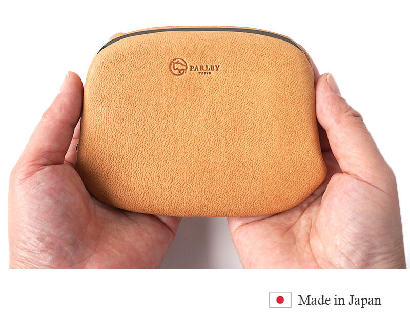 スリムでコンパクトな、押し口のがまくち財布