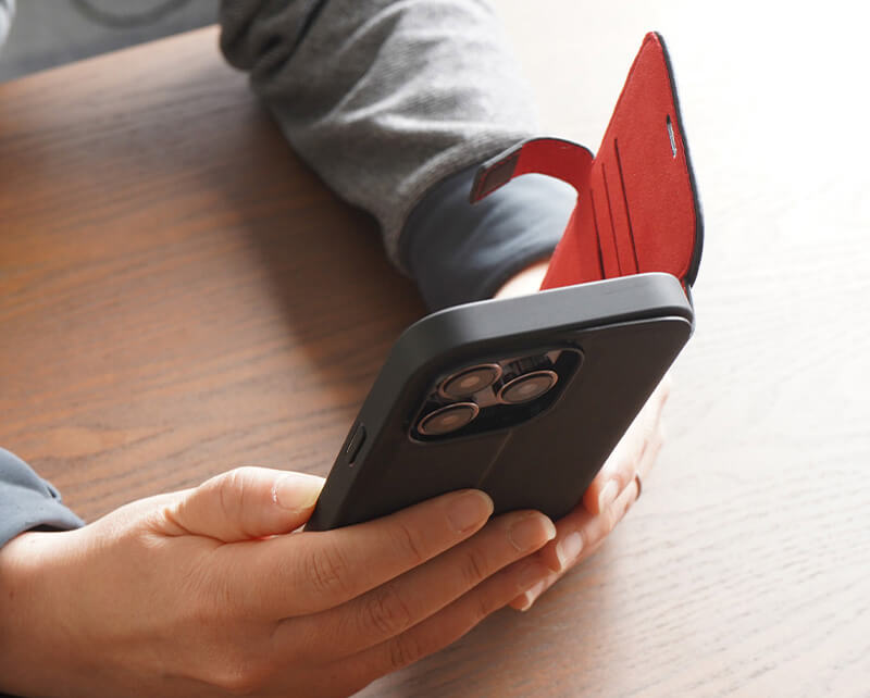 バイカラーデザインがアクセントに