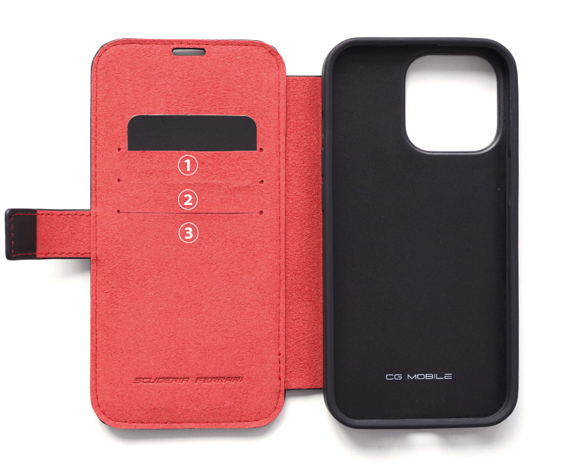 クレジットカードや名刺など、内側にカード類を3枚収納することが出来ます。