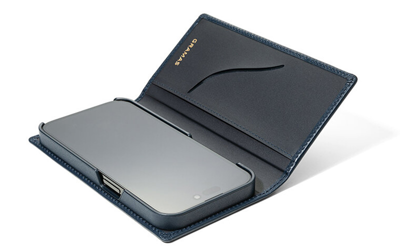 『G-FOLIO イタリアンジェニュインレザー フォリオケース』はつなぎ目のない一枚革を贅沢に使用した手帳型ケース