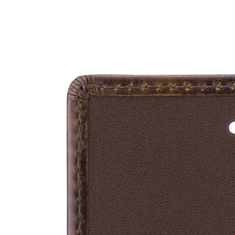 革の端を折ってからステッチを施しているので、耐久性が高く、長期間お使いいただける仕様にしています。