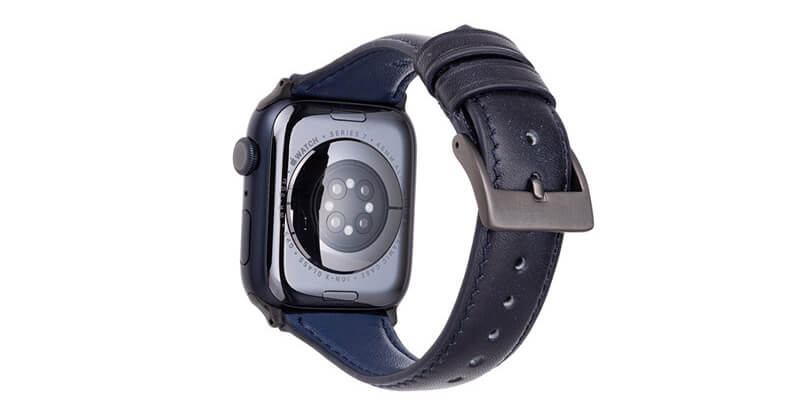 ヘアライン加工で上品な質感に ステンレスバックル