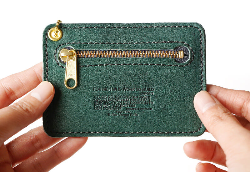 ファスナーポケット付き