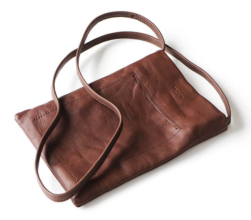 サコッシュ 本革