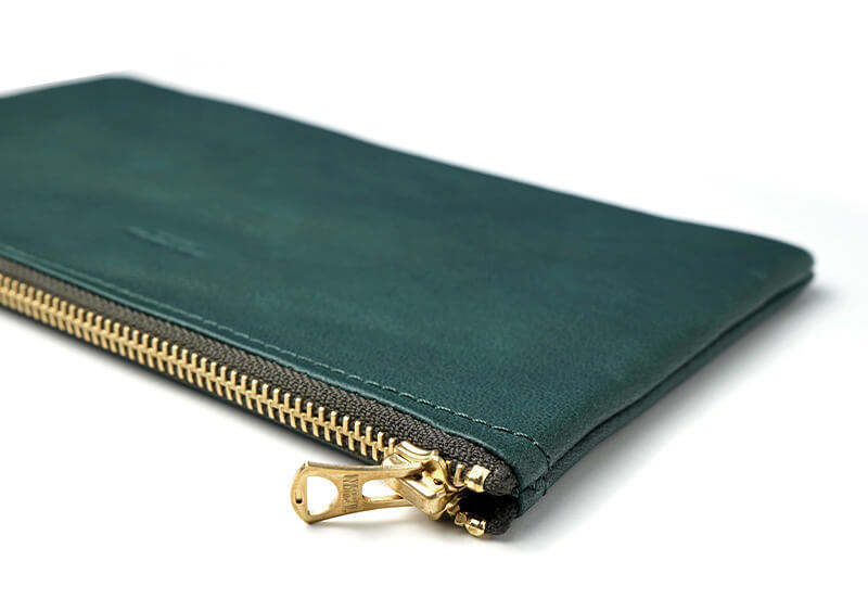 マチがなくスリムなデザイン