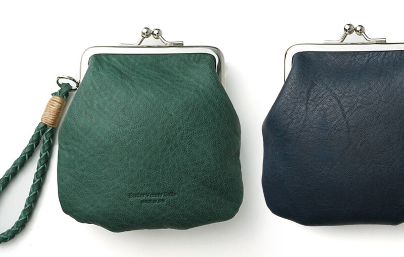 革独特の表情を大切に仕上げた「素上げ」