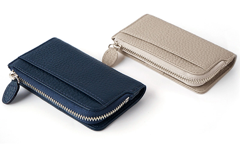 ネイビー、グレージュの各カラーに合わせたファスナーカラーです。