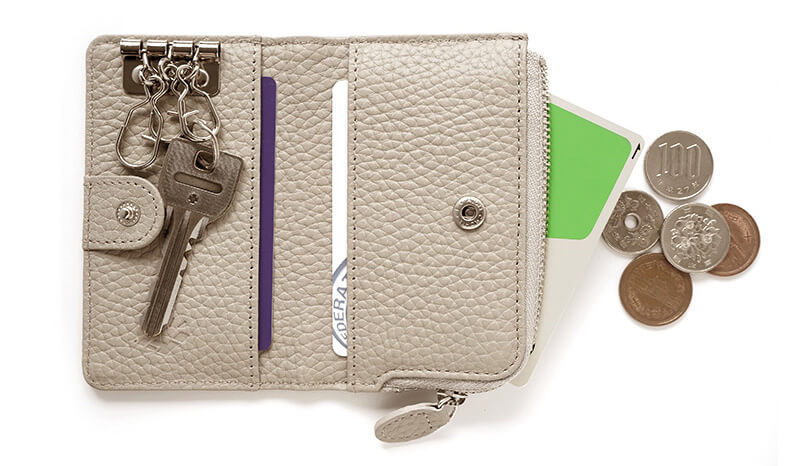 鍵×小銭×カード