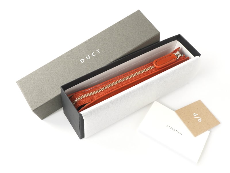 ペンケースを粧箱に入れてお届け