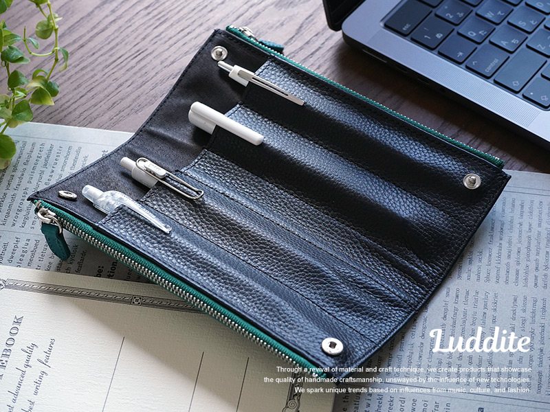 ブラックが大人カッコいい、本革レザー製ペンケース