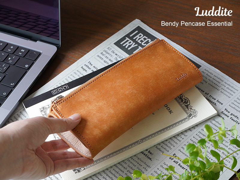 ライトベージュがおしゃれな本革レザー製ペンケース