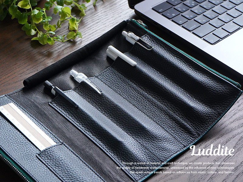 ブラックが大人カッコいい、本革レザー製ペンケース