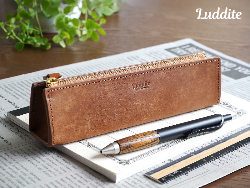 トライラテラルペンケース M