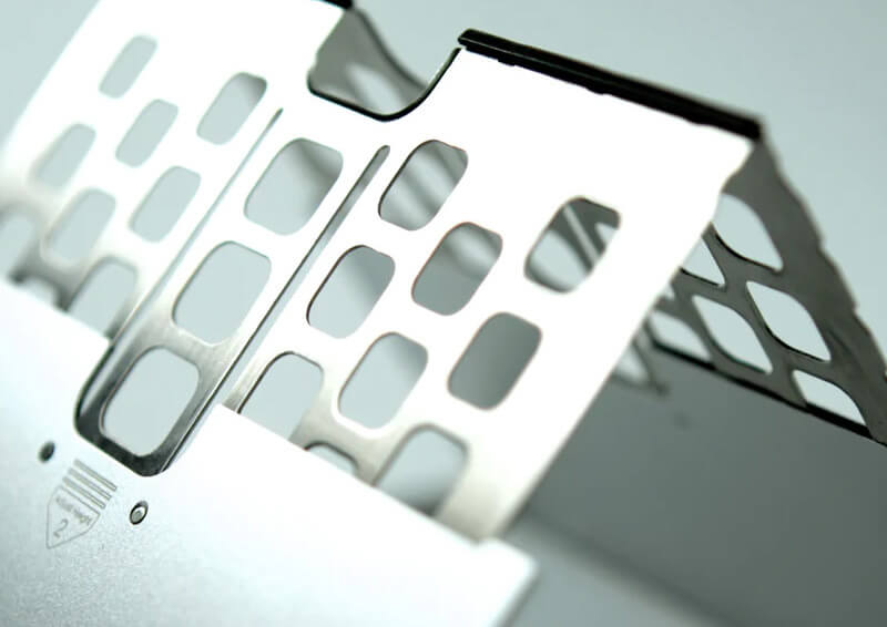 精密な技術による最先端のデザインで軽量化と強度などしっかり考慮されています。