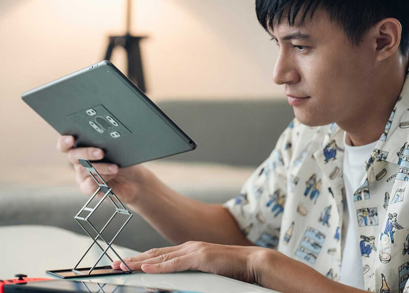 デバイスに傷を残さず取り外せる