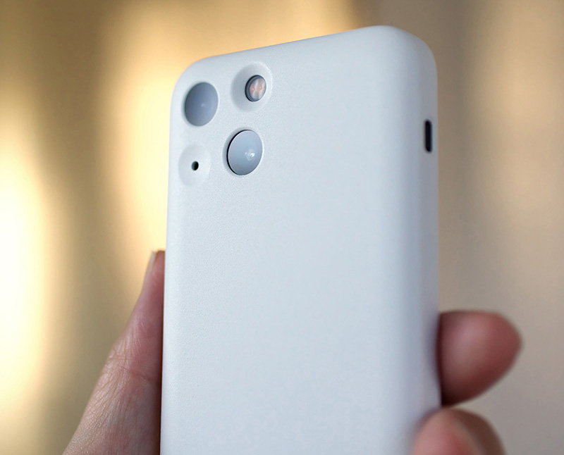 握った際に手が触れる部分は薄く設計