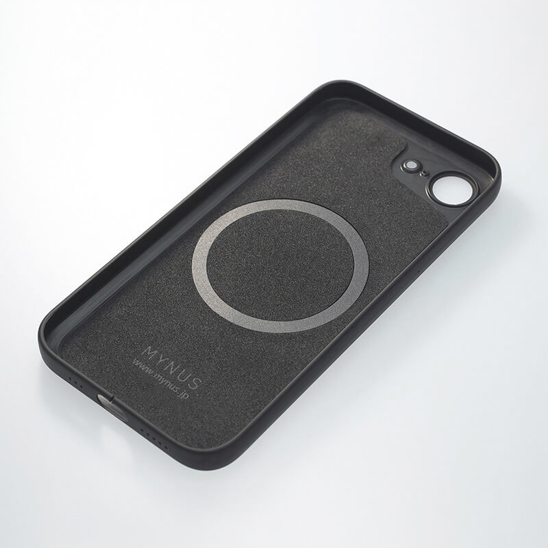 内側にはクッション性のあるEVAシートを使用しています。