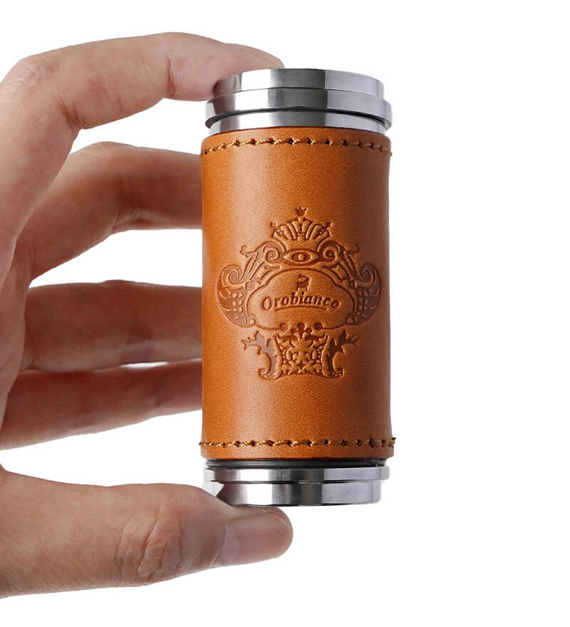 携帯するのに最適なコンパクトサイズです。