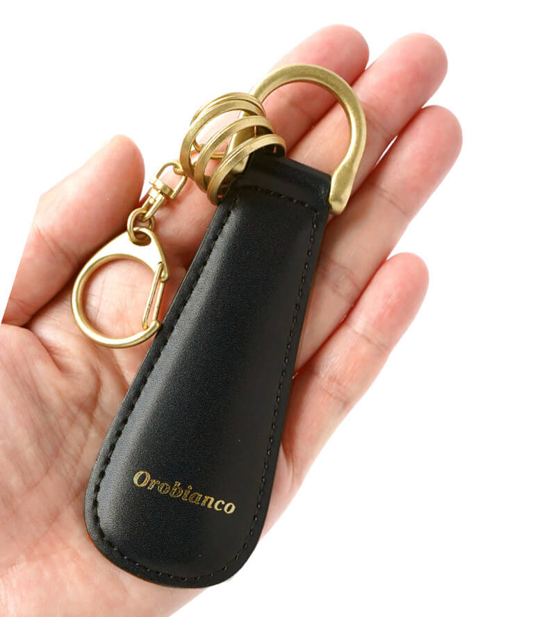 手のひらに収まるコンパクトサイズ。