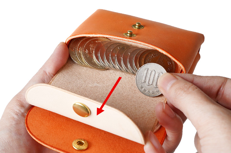 小銭もたっぷり収納可能