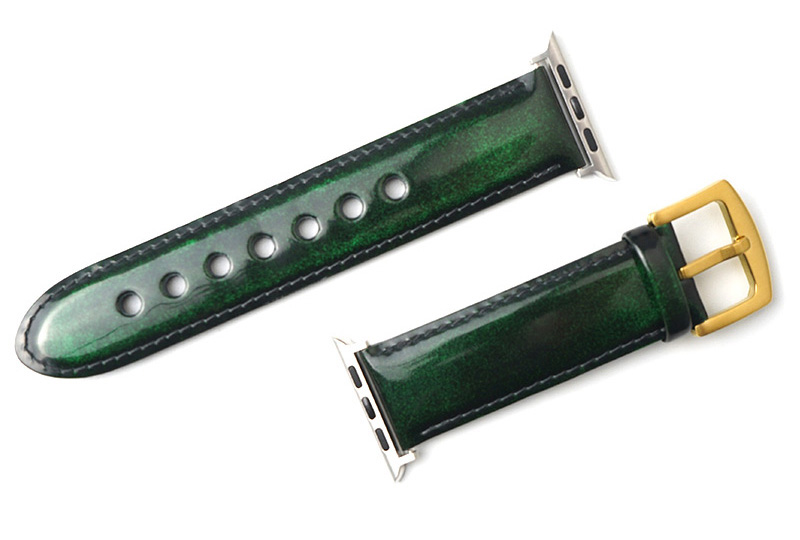 耐久性があり、着け心地の 良いしなやかな革を使用。