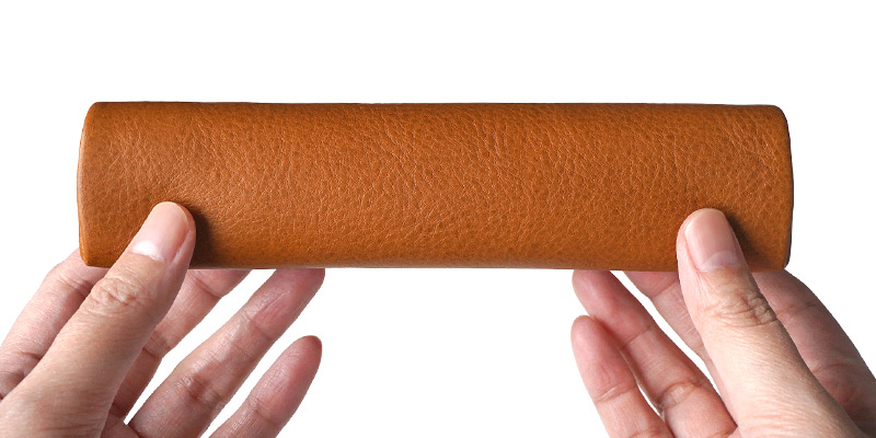 どんなシーンにも合うシンプルなデザイン