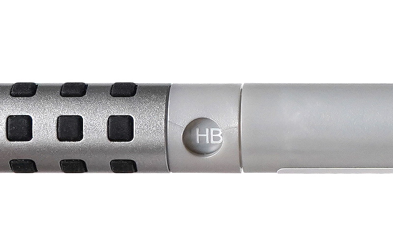 プロ仕様を感じさせる芯硬度表示窓