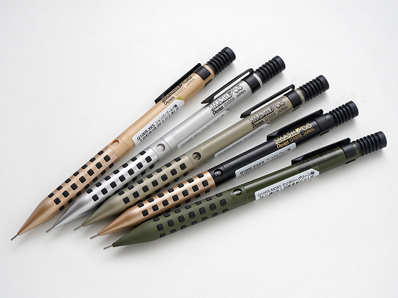 落ち着いたカラーの限定色