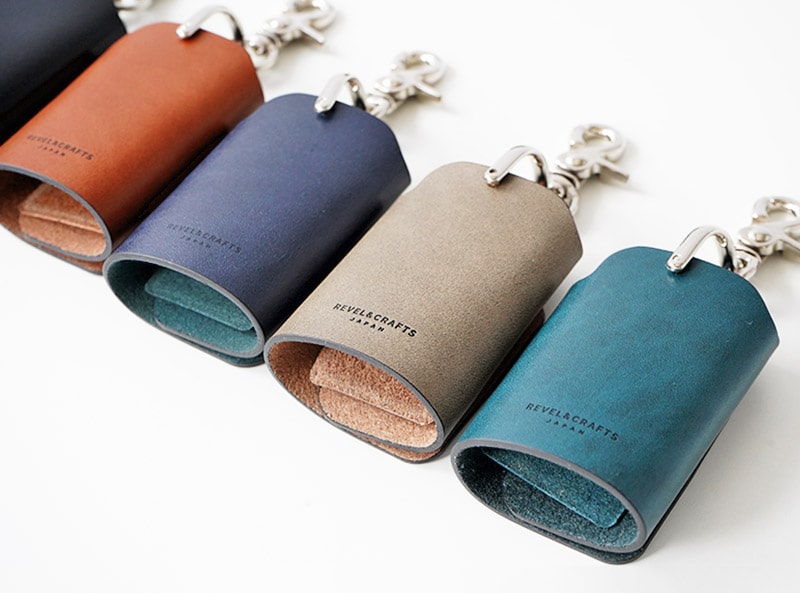 重厚な厚みのある本革を使用