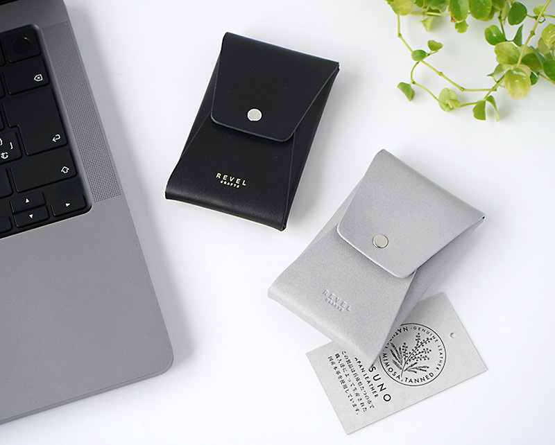 REVEL VERTICAL CARD CASE