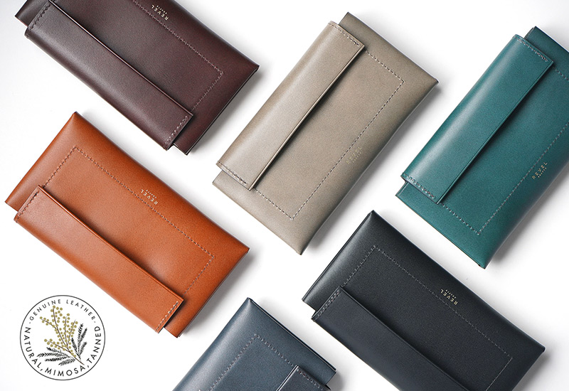 環境に配慮した、REVELオリジナルレザーを使用