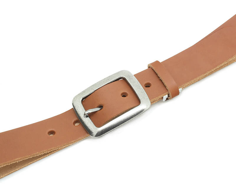 シンプルなバックル× 使い勝手の良い35mm幅ベルト