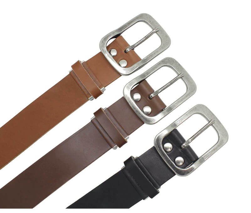 洗練された存在感のあるデザインが特徴の変形ギャリソンバックルベルト