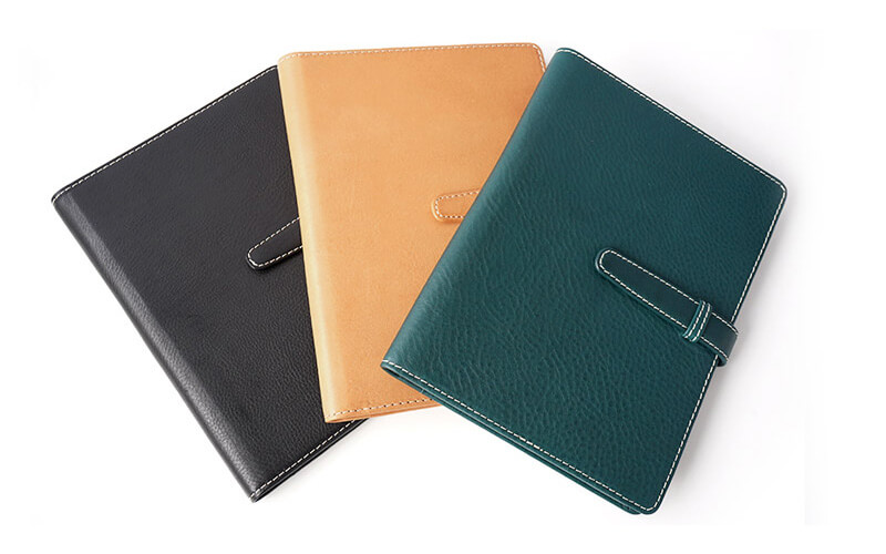 Conceria800社 最高級イタリアンレザー 『Toscana Volanato』を使用