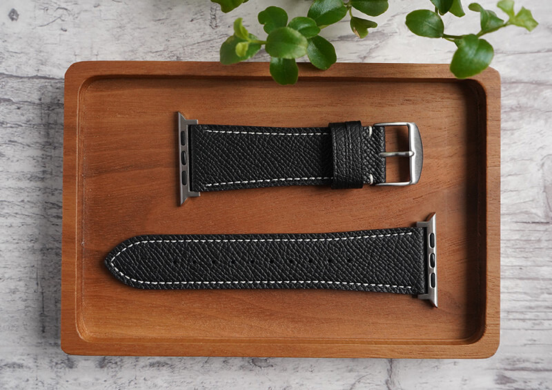 丈夫でキズや汚れが目立ちにくい